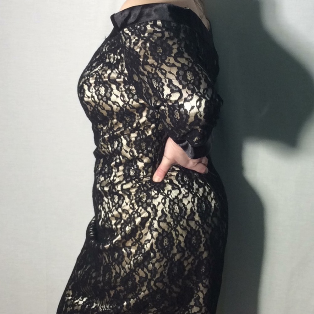 Handmade Lace dress - Picture 2 of 8